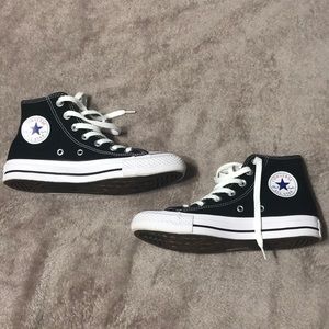 Brand new black converse!!!